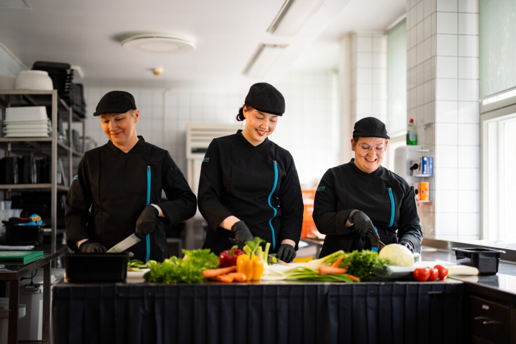 Varuskuntaravintoloihin uusi ruokalista